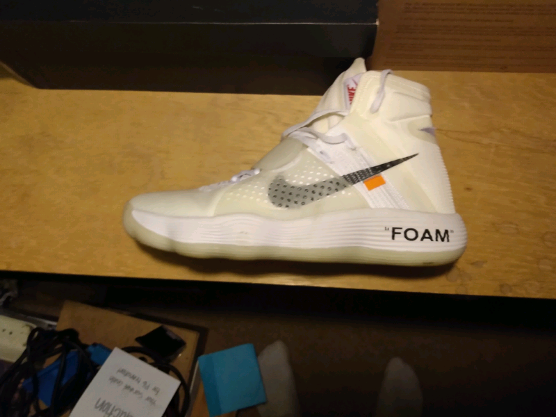 Nike Hyperdunks Rood